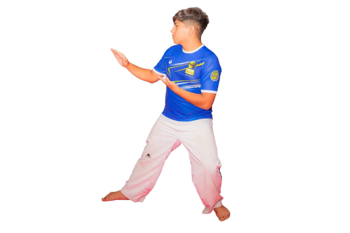 Adulto desarrollando concentración y enfoque mental en Taekwon-Do - Habilidades cognitivas