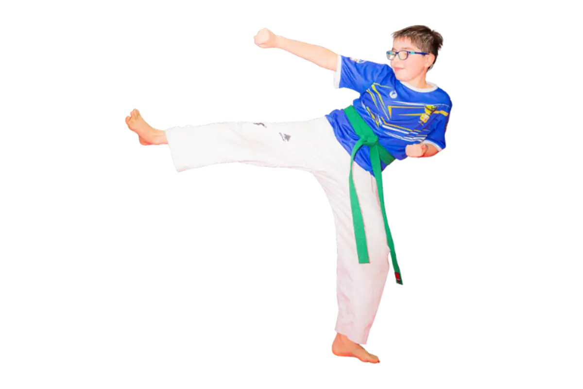 Joven guerrero desarrollando confianza en Taekwon-Do - Crecimiento personal