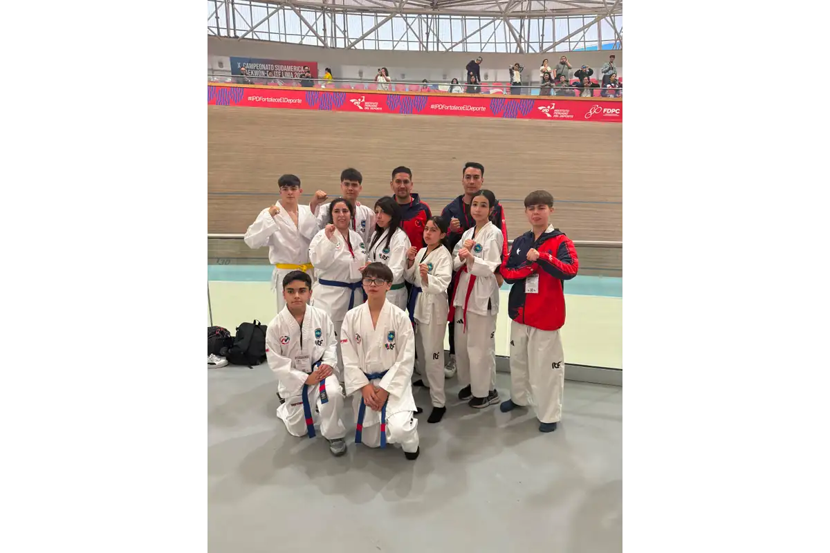 Mariana, David y otros competidores de la selección chilena en el Sudamericano ITF Lima 2026