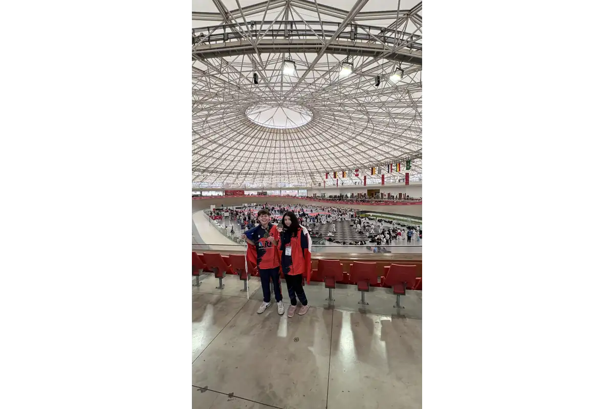 Mariana y David en el velódromo, sede del Sudamericano ITF Lima 2026
