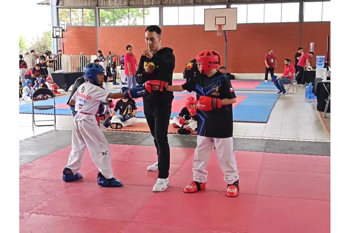 Combates en categorías infantiles - Taekwon-Do ITF y Kenpo Karate