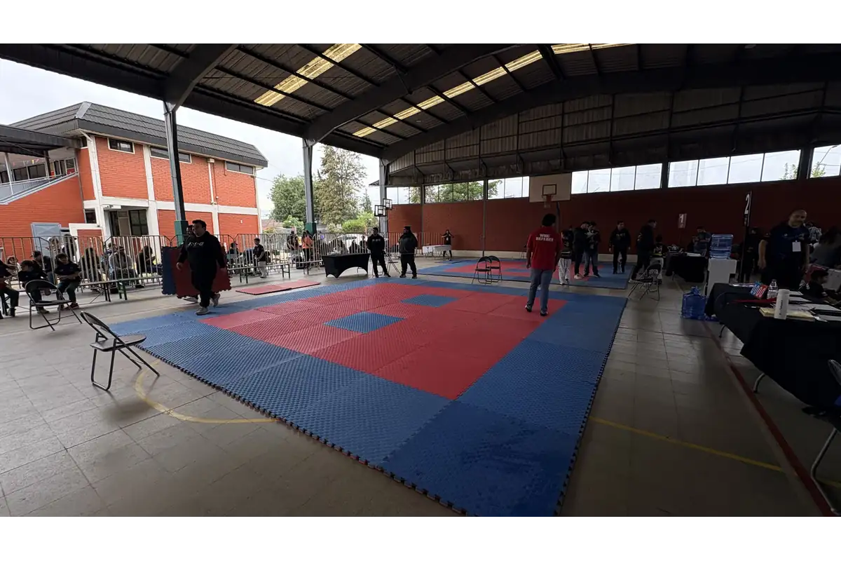 Preparativos del Torneo WKC - Equipo organizador trabajando en la logística del evento